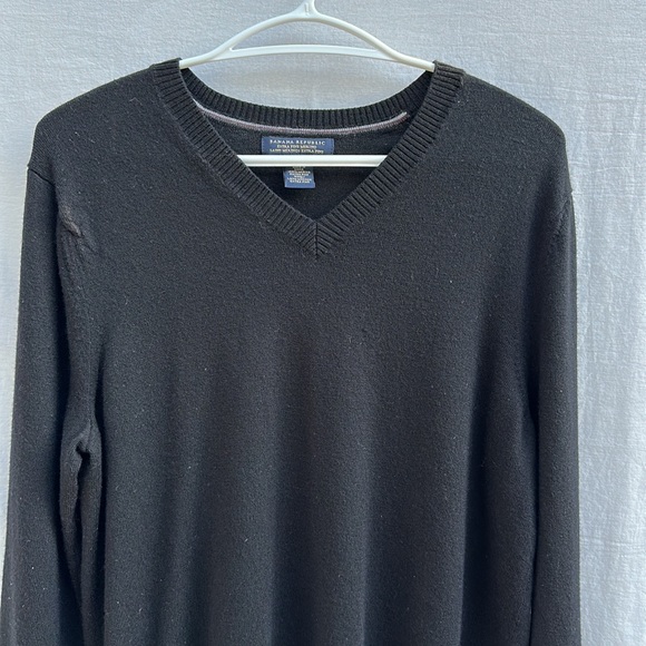 Banana Republic Merino Wool V-neck Cardigan Sweater - Picture 3 of 5